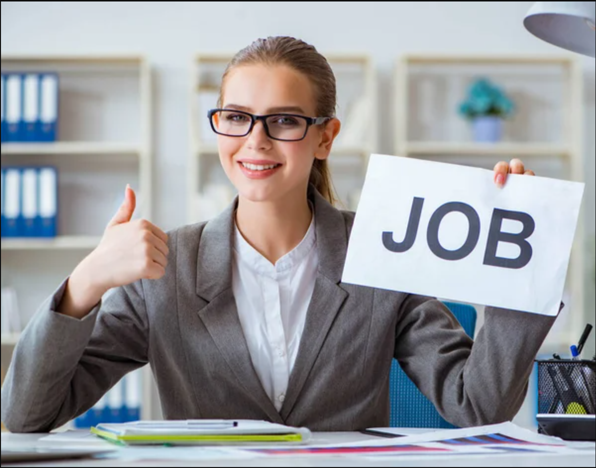 Giovane professionista che lavora da casa in Italia